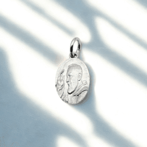 Medaglia volto Padre Pio in Argento 925 rodiato.