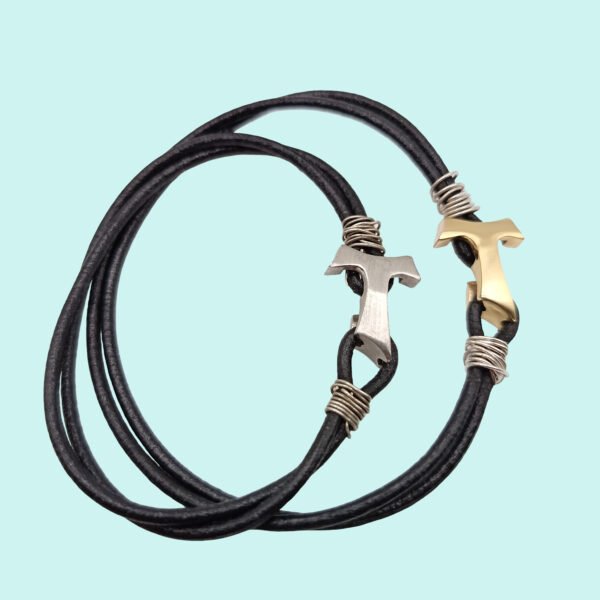 Bracciale in cuoio e segno TAU in Argento 925 placcato in oro giallo. - immagine 2