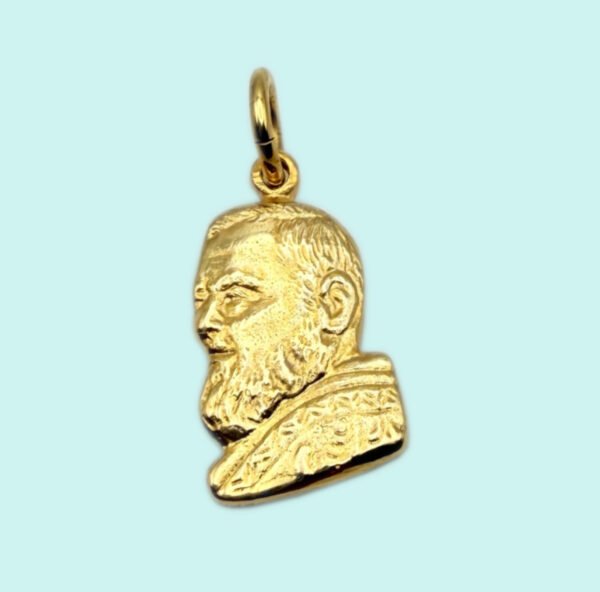 Medaglia sagomata PADRE PIO in Argento 925 placcata in oro giallo.