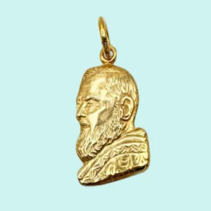 Medaglia sagomata PADRE PIO in Argento 925 placcata in oro giallo.